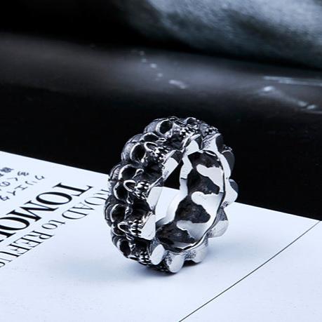 SURROUNDED TITANIUM STAINLESS STEEL SKULL RING