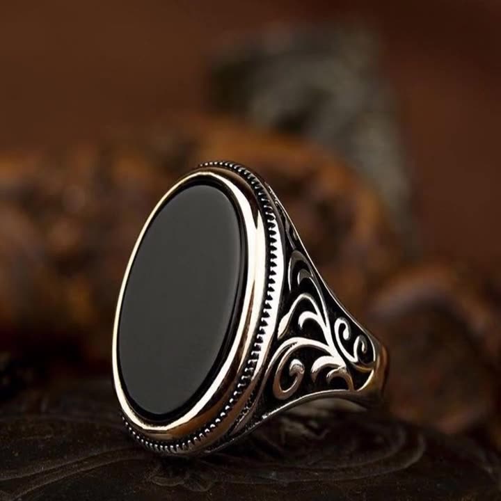 BLACK OVAL AGATE CARVED STAINLESS STEEL RING