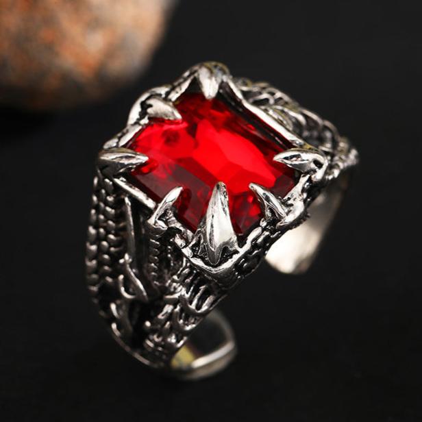 DOMINEERING DRAGON CLAW RING