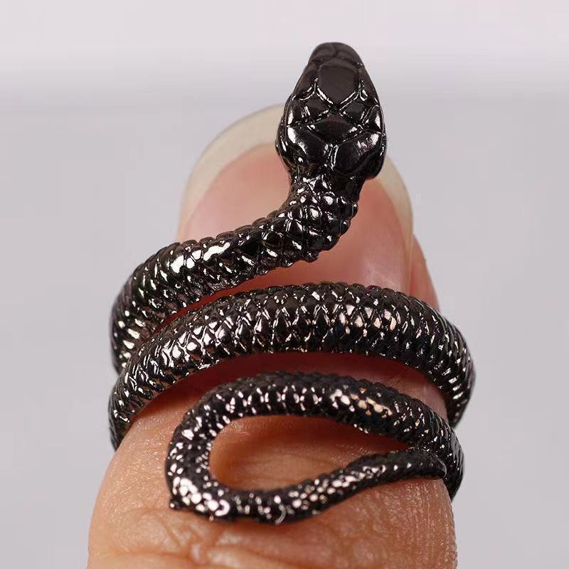 MINIMALIST SNAKE DESIGN STAINLESS STEEL ANIMAL RING